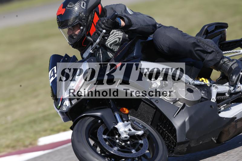 /Archiv-2025/49 26.08.2025 Cornu Master School ADR/blau-bleu/14